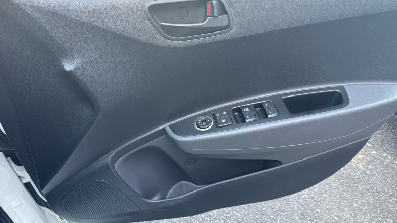 Hyundai i10 1.0 SE 5dr Petrol Hatchback